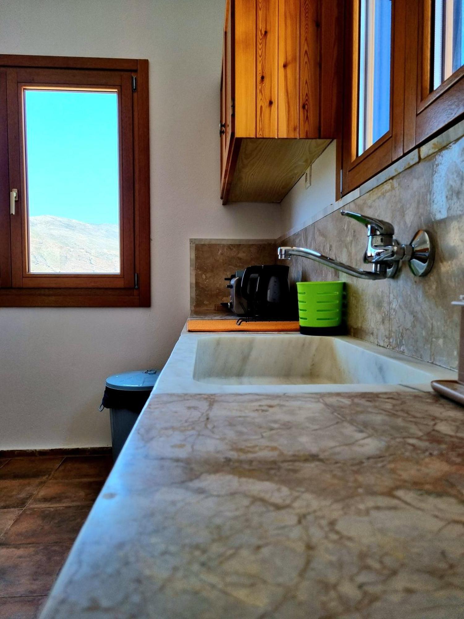 All Season Lovely Seafront Cottage كيساموس المظهر الخارجي الصورة